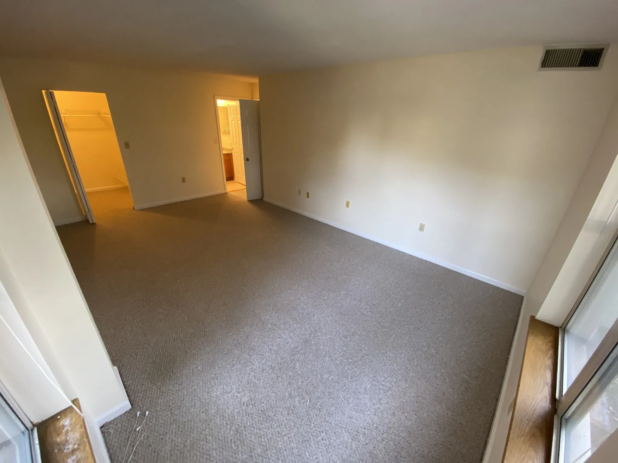 2 bed, 1.5 bath apartment for rent at 345 Franklin St Unit 104, Riverside — photo 12 of 16