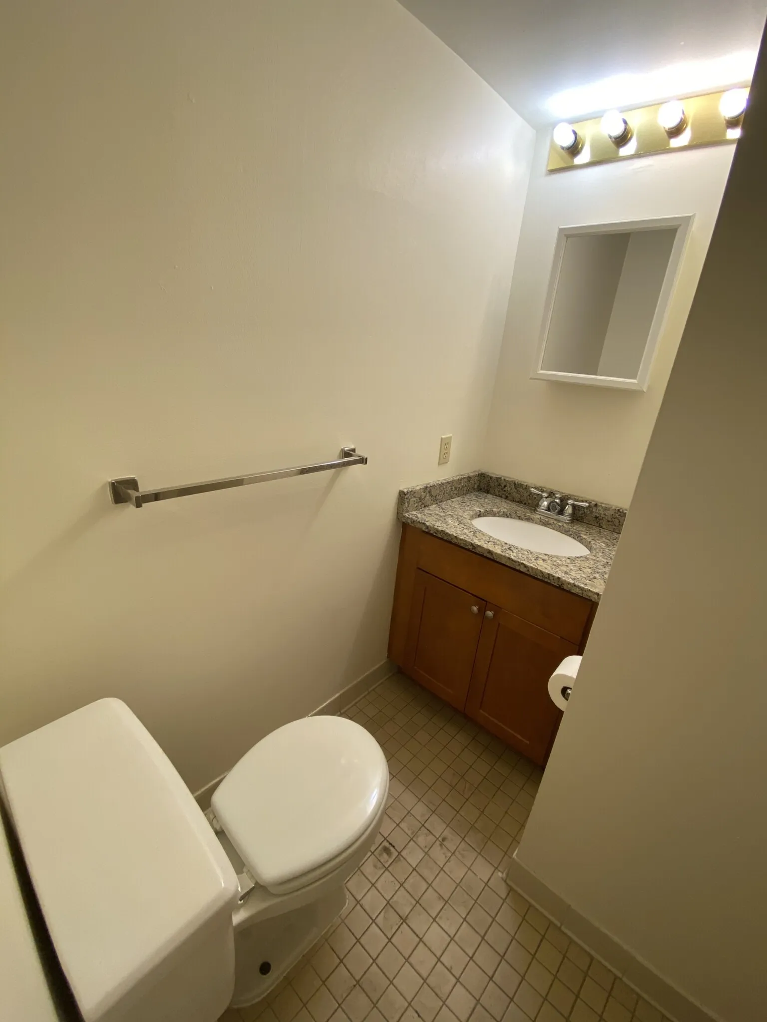 2 bed, 1.5 bath apartment for rent at 345 Franklin St Unit 104, Riverside — photo 10 of 16