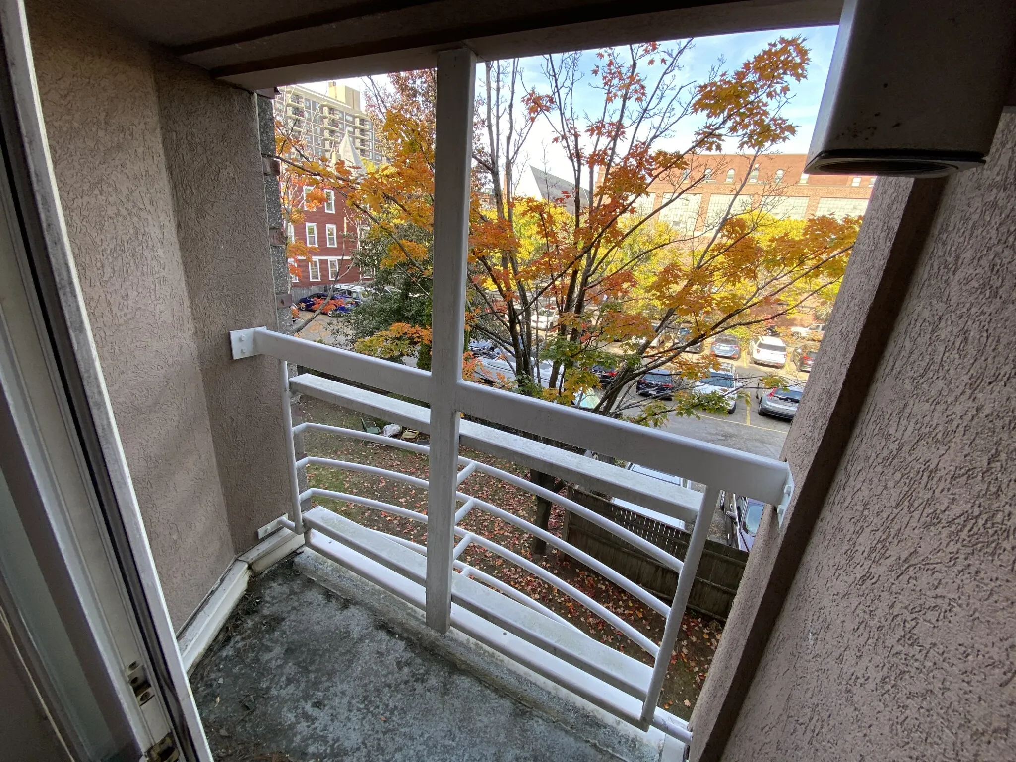 2 bed, 1.5 bath apartment for rent at 345 Franklin St Unit 104, Riverside — photo 5 of 16