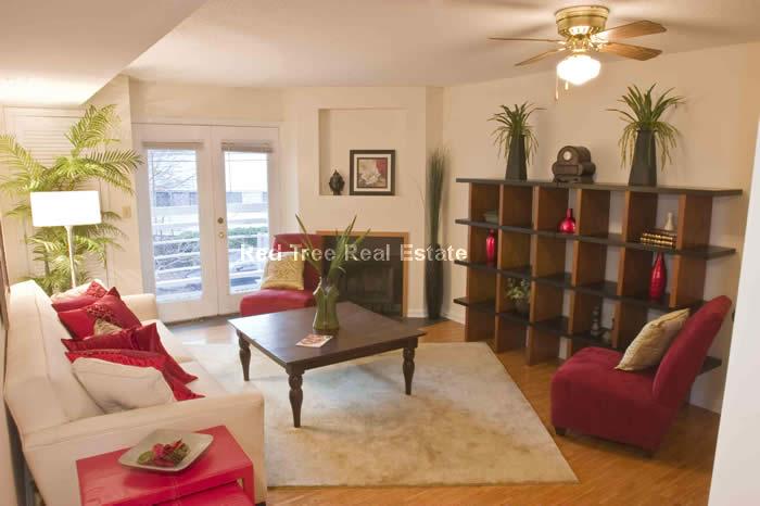 2 bed, 2 bath apartment for rent at 345 Franklin St Unit 208, Riverside — photo 1 of 10