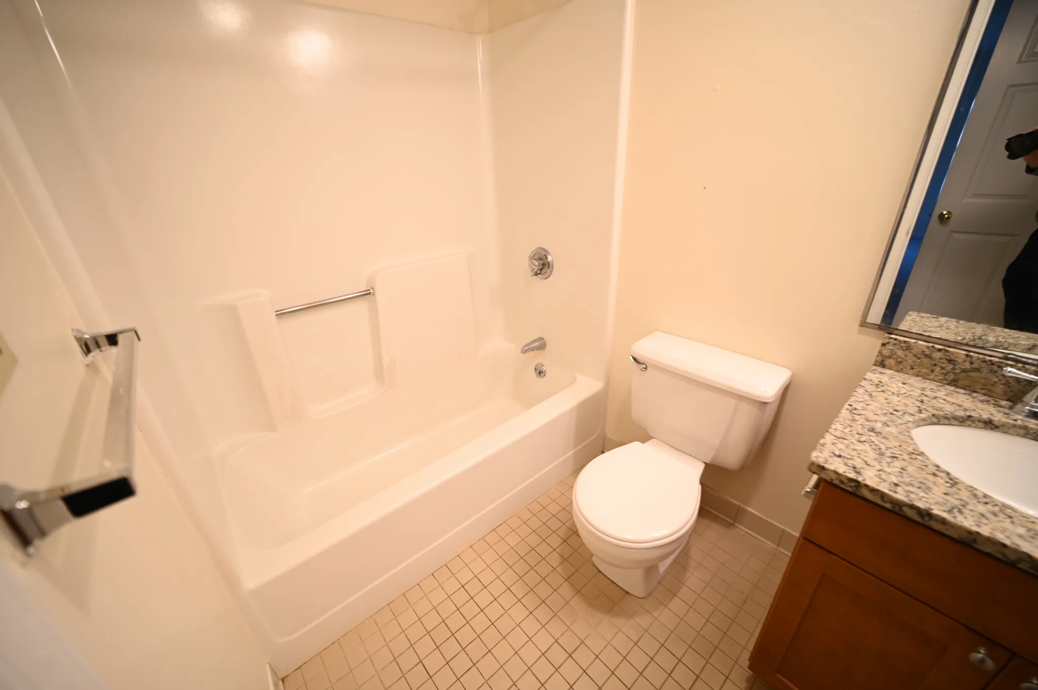 2 bed, 1.5 bath apartment for rent at 345 Franklin St Unit 304, Riverside — photo 9 of 15