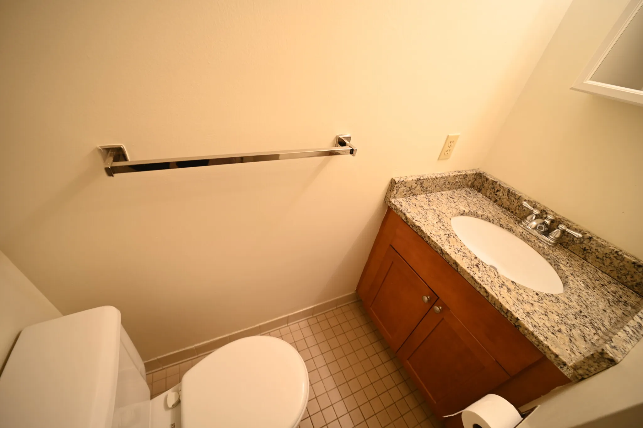 2 bed, 1.5 bath apartment for rent at 345 Franklin St Unit 304, Riverside — photo 8 of 15