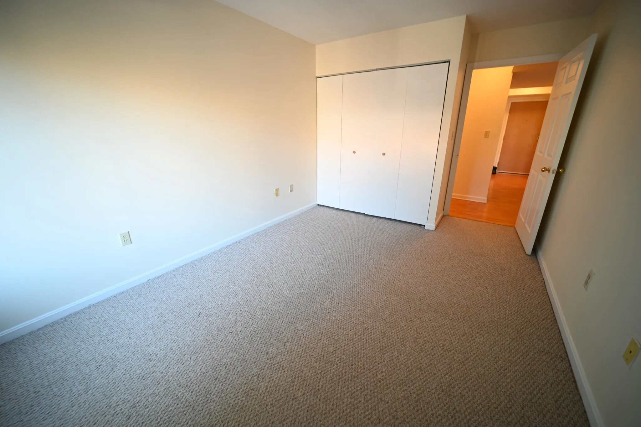 2 bed, 1.5 bath apartment for rent at 345 Franklin St Unit 304, Riverside — photo 6 of 15