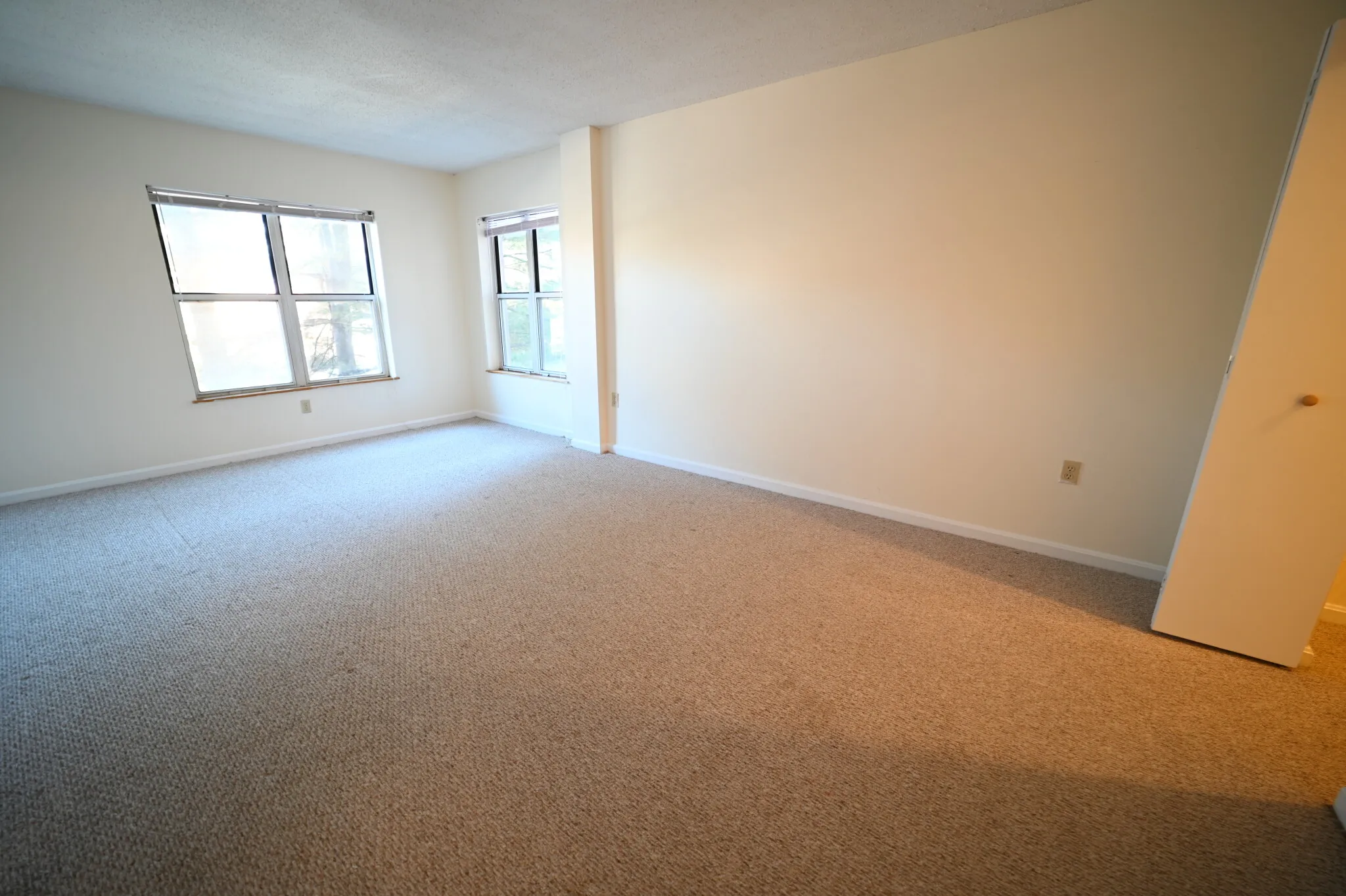 2 bed, 1.5 bath apartment for rent at 345 Franklin St Unit 304, Riverside — photo 12 of 15