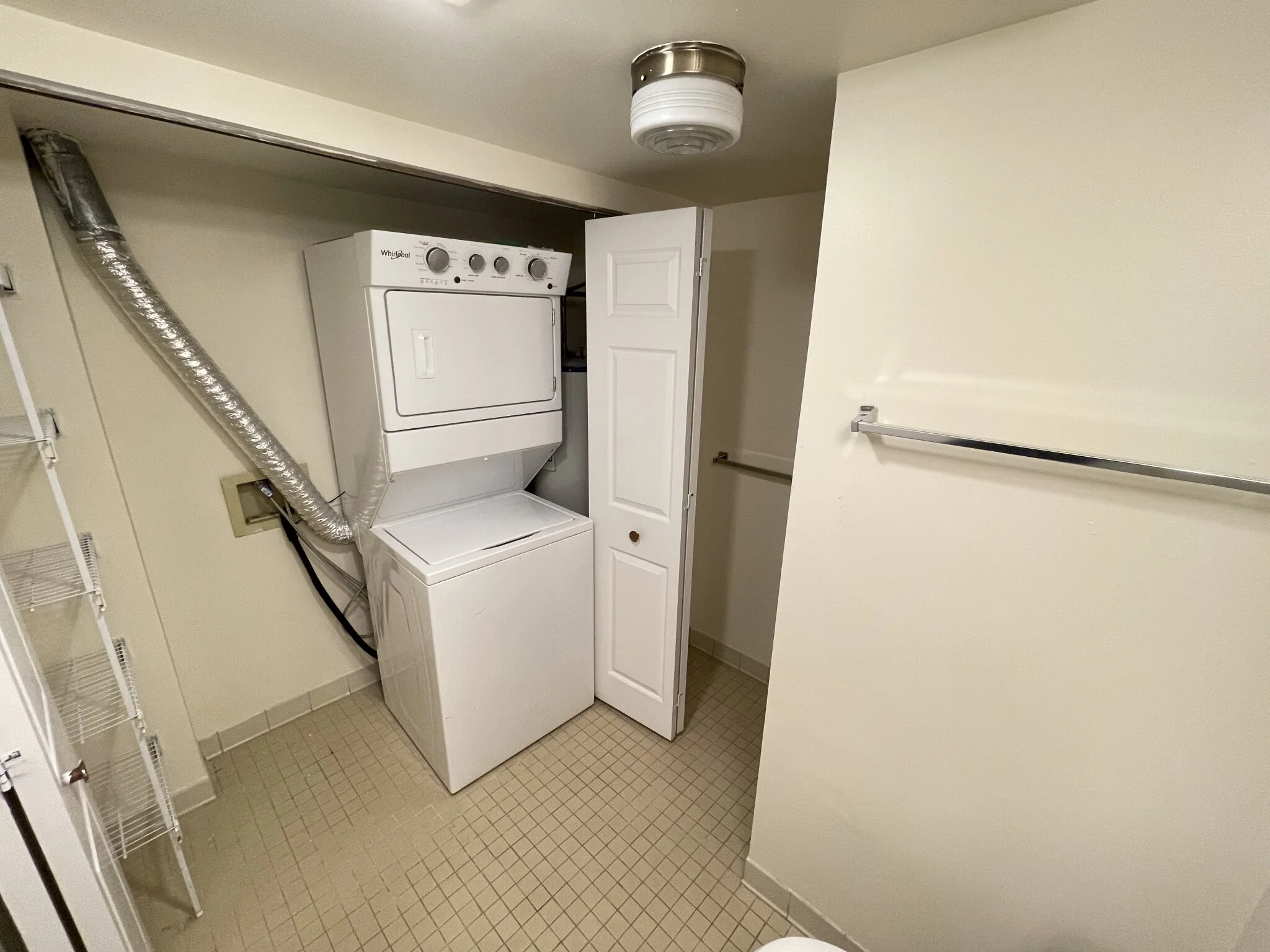 2 bed, 2 bath apartment for rent at 345 Franklin St Unit 503, Riverside — photo 17 of 19
