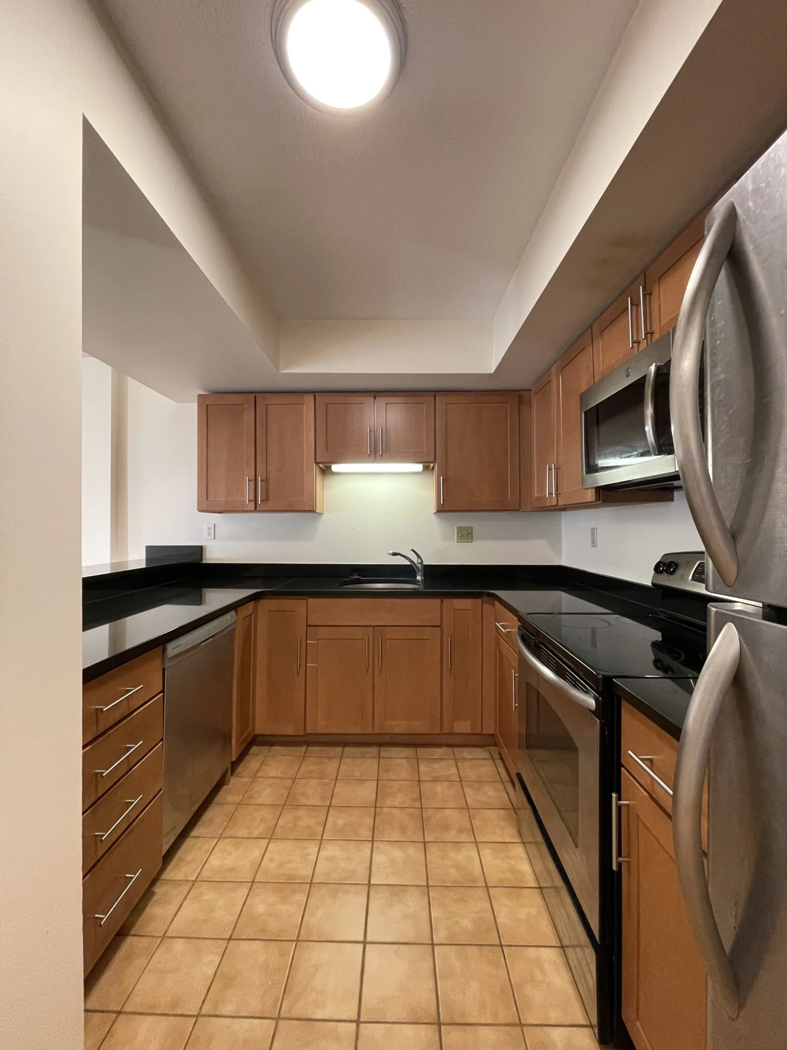 2 bed, 2 bath apartment for rent at 345 Franklin St Unit 503, Riverside — photo 1 of 19