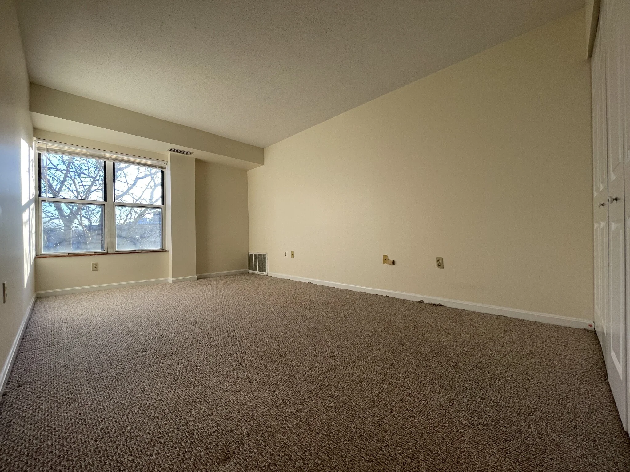 2 bed, 2 bath apartment for rent at 345 Franklin St Unit 503, Riverside — photo 13 of 19