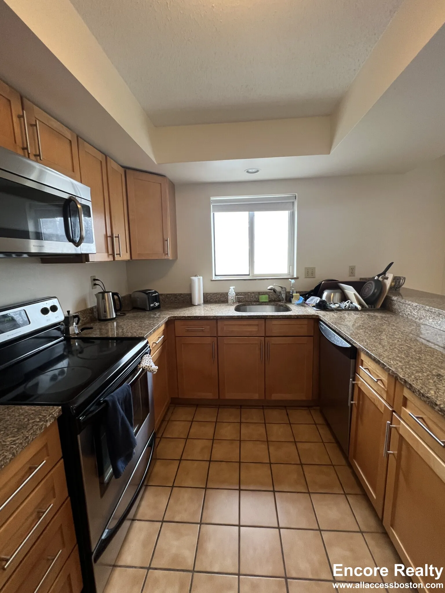 2 bed, 1.5 bath apartment for rent at 345 Franklin St Unit 504M, Riverside — photo 17 of 19
