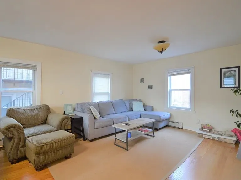 3 bed, 1 bath apartment for rent at 345 Market St Unit 2, Oak Square — photo 1 of 8
