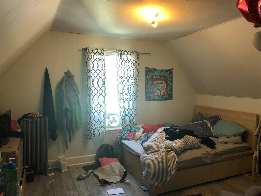 4 bed, 1 bath apartment for rent at 345 Savin Hill Ave Unit 2, Dorchester — photo 9 of 16