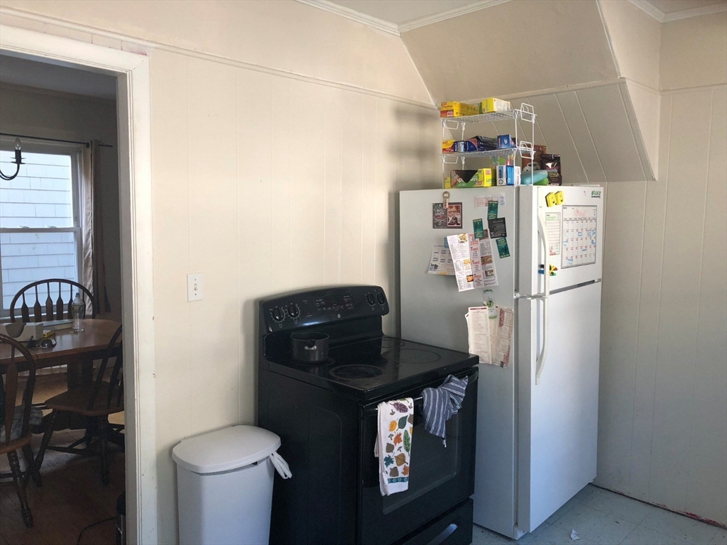 4 bed, 1 bath apartment for rent at 345 Savin Hill Ave Unit 2, Dorchester — photo 4 of 16