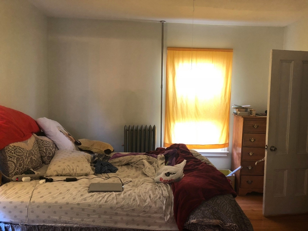4 bed, 1 bath apartment for rent at 345 Savin Hill Ave Unit 2, Dorchester — photo 7 of 16