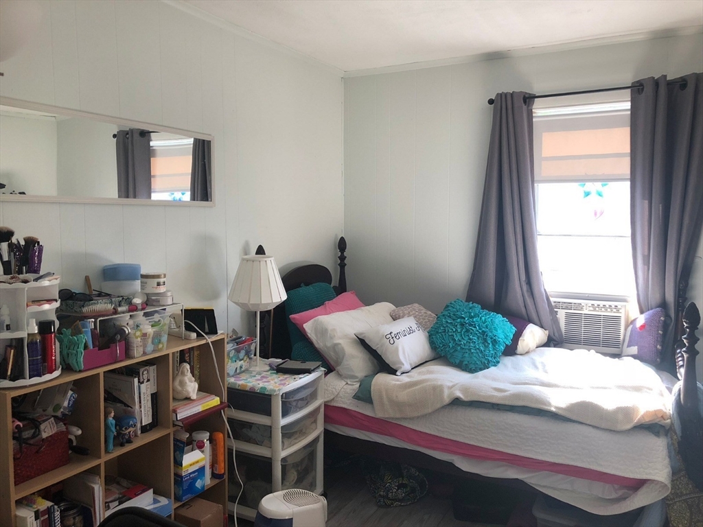 4 bed, 1 bath apartment for rent at 345 Savin Hill Ave Unit 2, Dorchester — photo 13 of 16