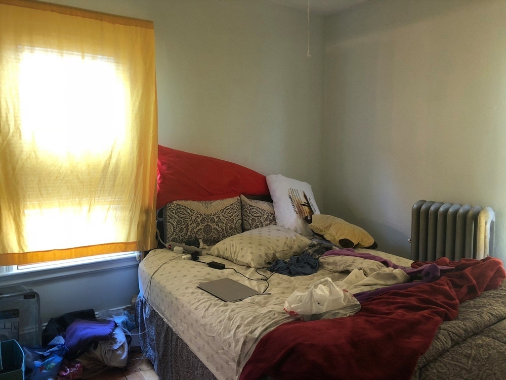 4 bed, 1 bath apartment for rent at 345 Savin Hill Ave Unit 2, Dorchester — photo 6 of 16