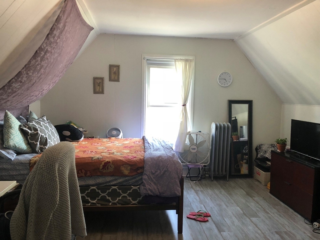 4 bed, 1 bath apartment for rent at 345 Savin Hill Ave Unit 2, Dorchester — photo 8 of 16