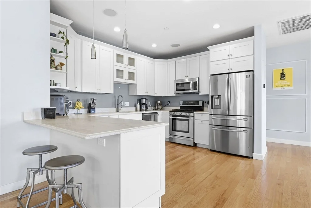 2 bed, 2 bath apartment for rent at 345 W Broadway Unit 8A, South Boston — photo 5 of 17