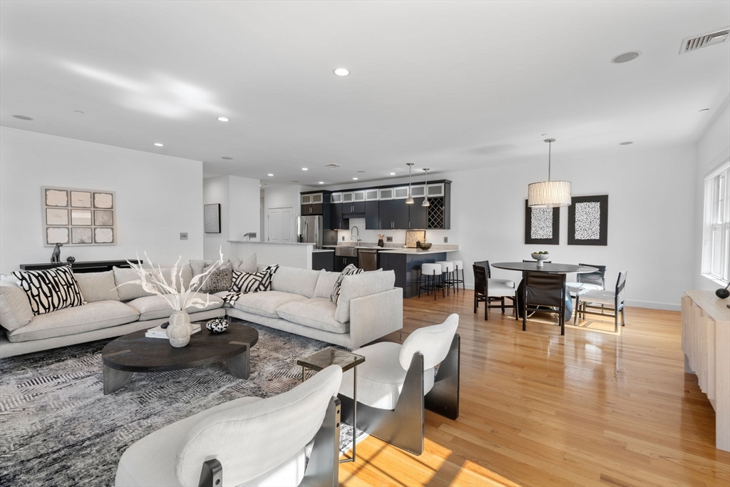 3 bed, 2 bath apartment for rent at 345 W Broadway Unit 9, South Boston — photo 2 of 34