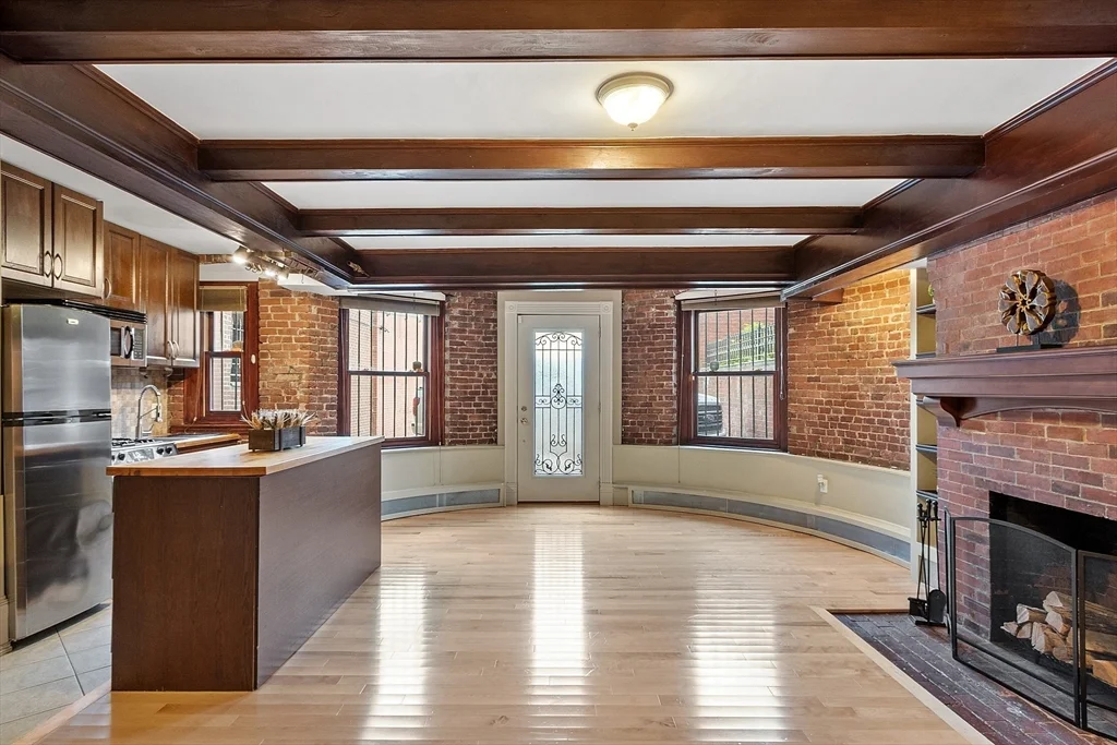 1 bed, 1 bath apartment for rent at 346 Beacon St Unit 1, Back Bay