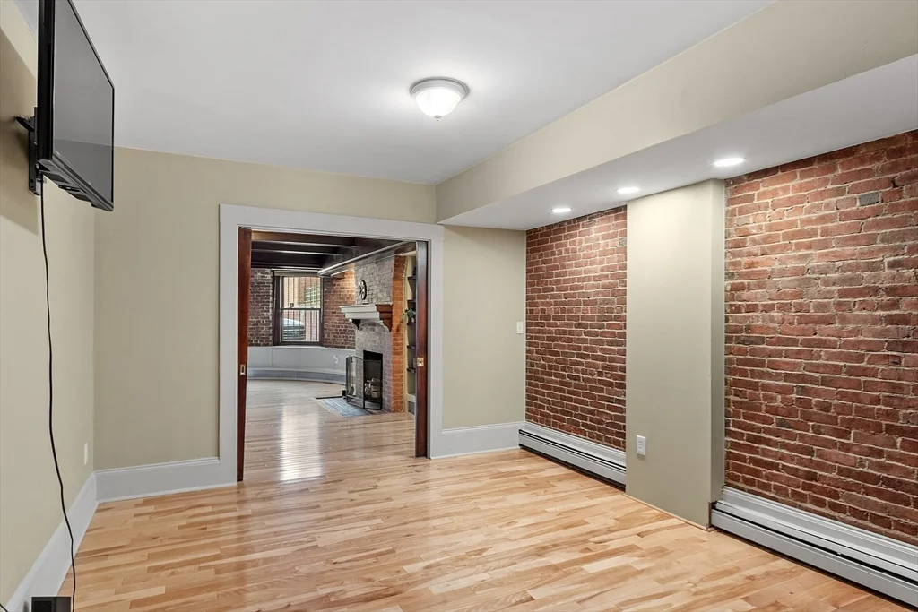1 bed, 1 bath apartment for rent at 346 Beacon St Unit 1, Back Bay — photo 10 of 18