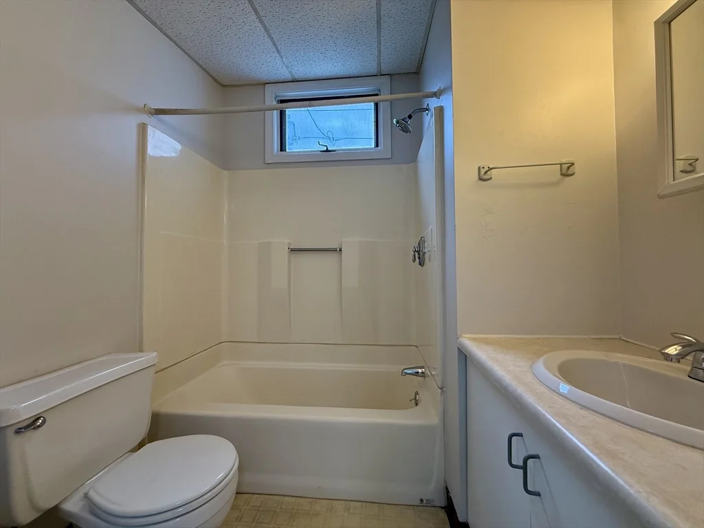 1 bed, 1 bath apartment for rent at 346 Broadway Unit 2, North Attleboro — photo 6 of 13