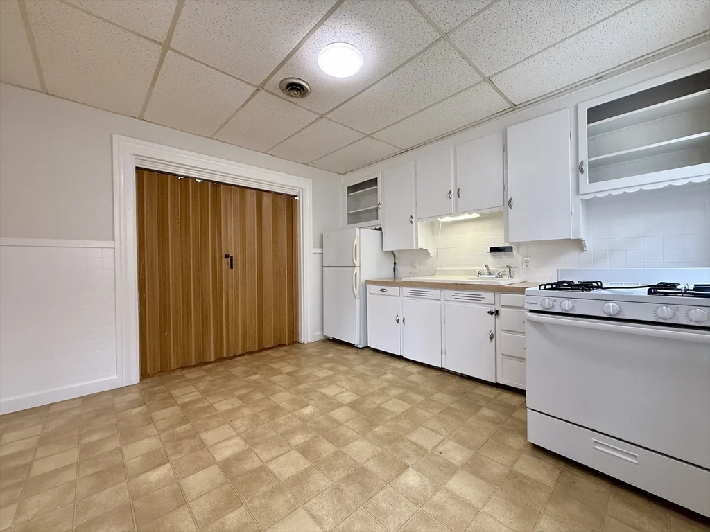 1 bed, 1 bath apartment for rent at 346 Broadway Unit 2, North Attleboro — photo 5 of 13