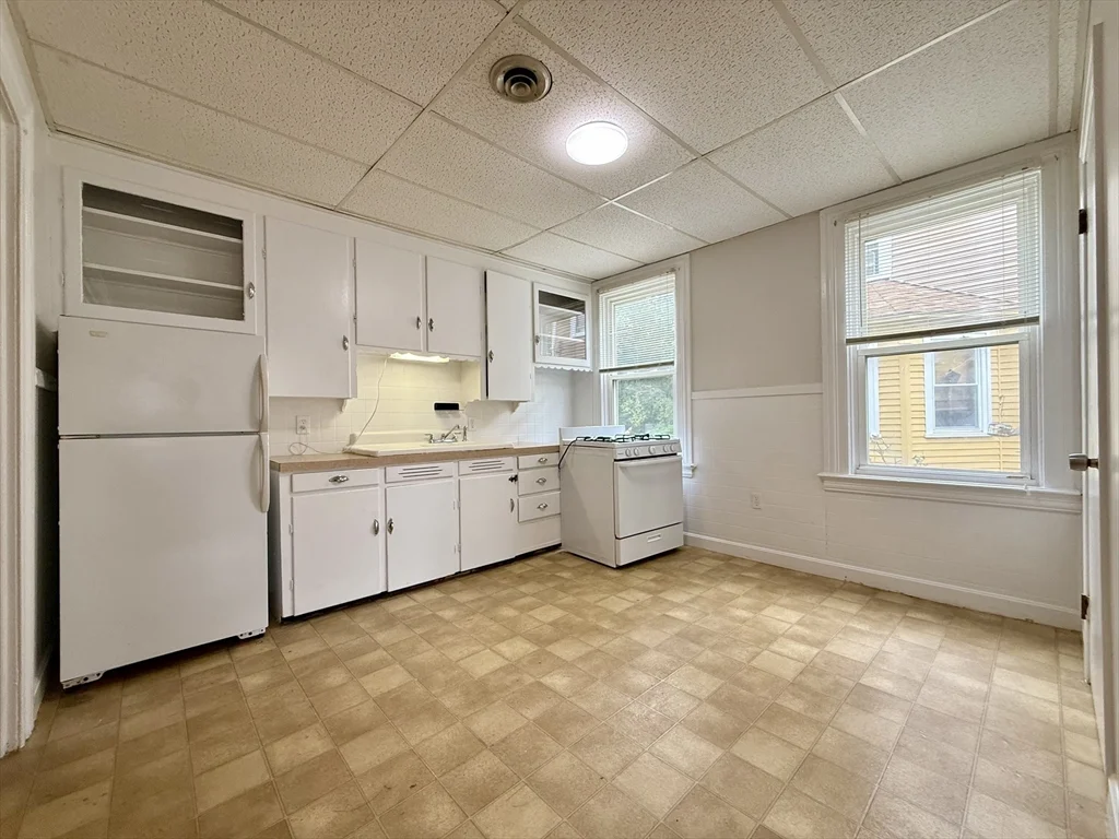 1 bed, 1 bath apartment for rent at 346 Broadway Unit 2, North Attleboro — photo 4 of 13