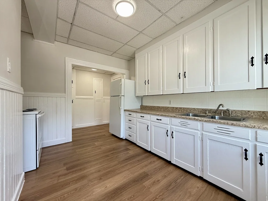 1 bed, 1 bath apartment for rent at 346 Broadway Unit 8, North Attleboro — photo 2 of 12