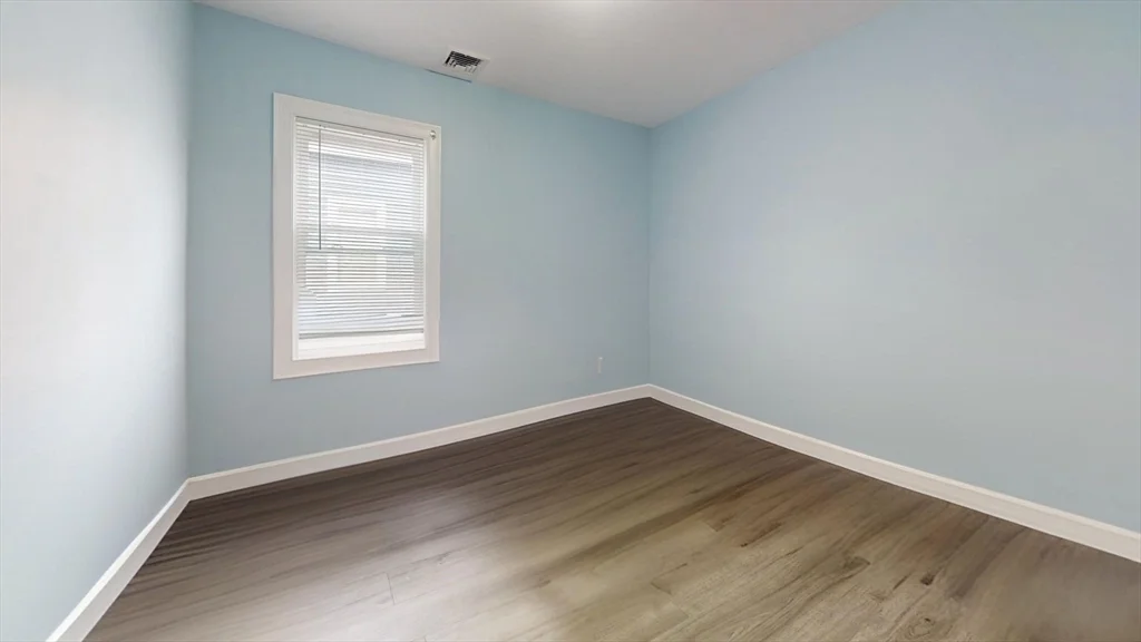 4 bed, 3 bath apartment for rent at 346 Cherry Unit 2, West Newton — photo 4 of 12