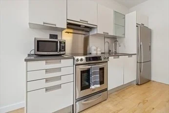 Studio bed, 1 bath apartment for rent at 346 Congress St Unit 410, Seaport District — photo 5 of 7