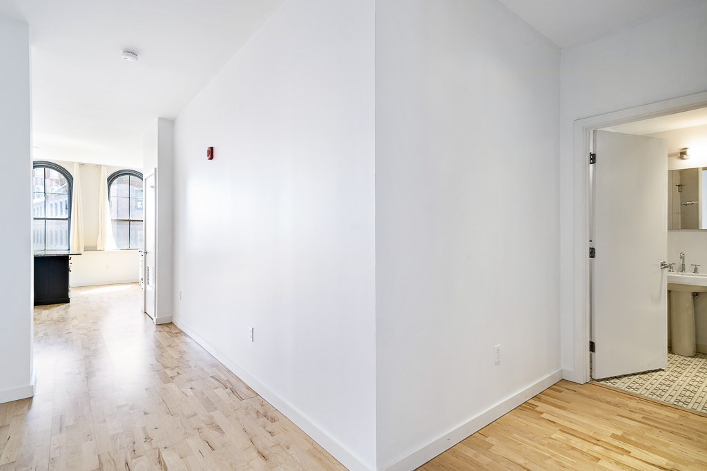 Studio bed, 1 bath apartment for rent at 346 Congress St Unit 513, Seaport District — photo 11 of 19