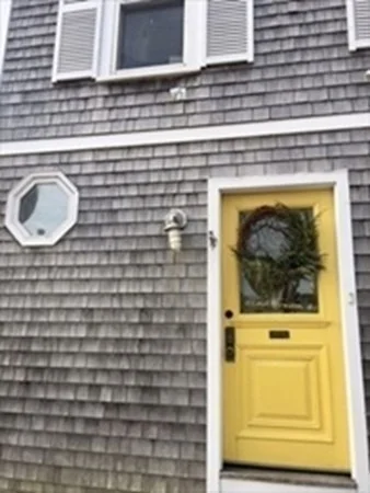 2 bed, 1 bath apartment for rent at 346 Elm St Unit 3, South Dartmouth — photo 3 of 35