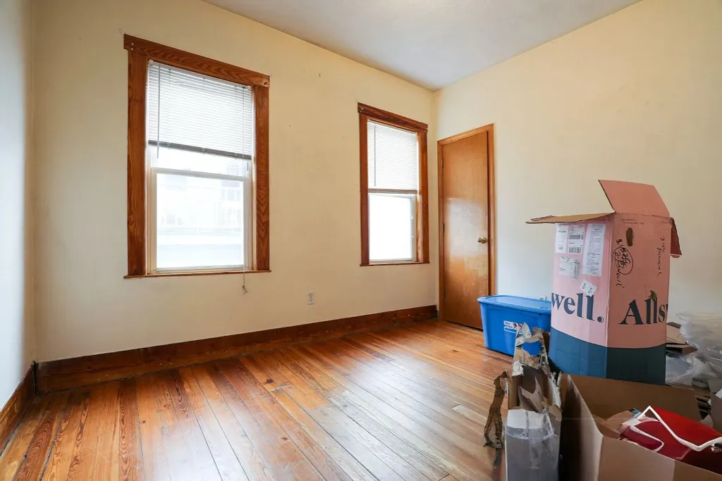 4 bed, 2 bath apartment for rent at 346 Faneuil St Unit 2, Oak Square — photo 10 of 14