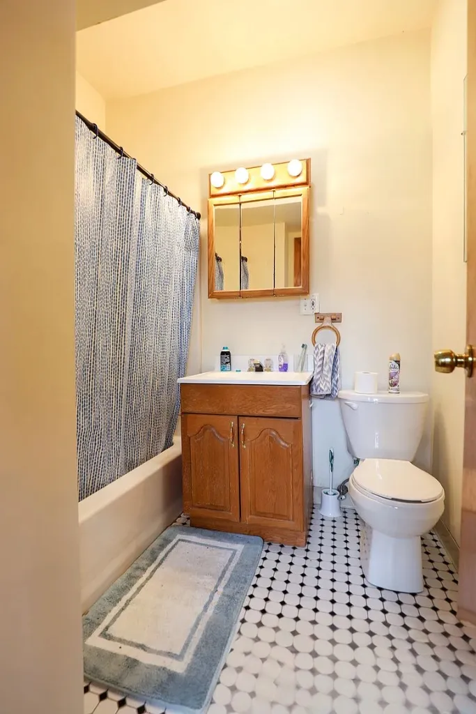 4 bed, 2 bath apartment for rent at 346 Faneuil St Unit 2, Oak Square — photo 11 of 14