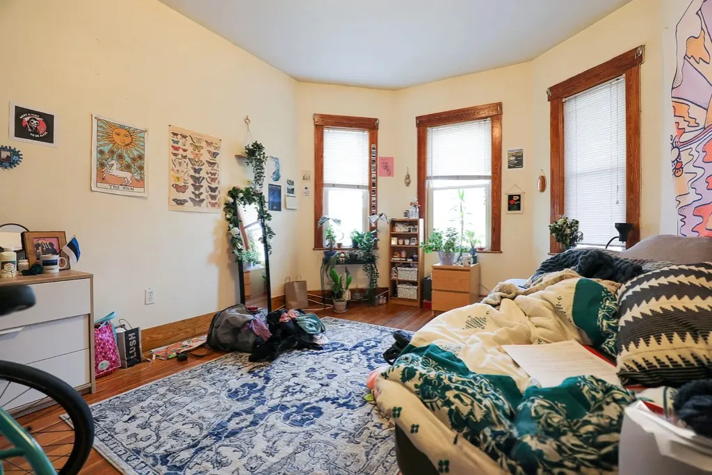 4 bed, 2 bath apartment for rent at 346 Faneuil St Unit 2, Oak Square — photo 9 of 14