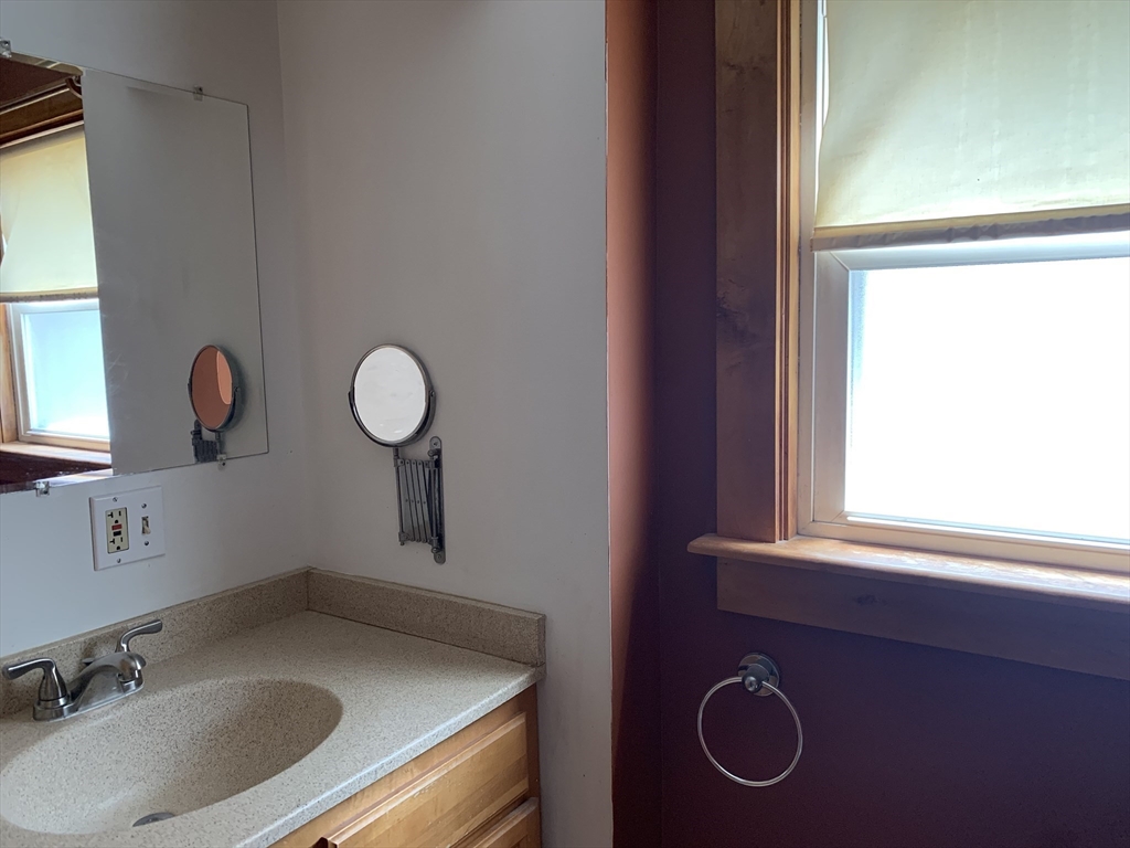 2 bed, 1 bath apartment for rent at 346 Fountain St, Unit  2, Fall River — photo 10 of 12