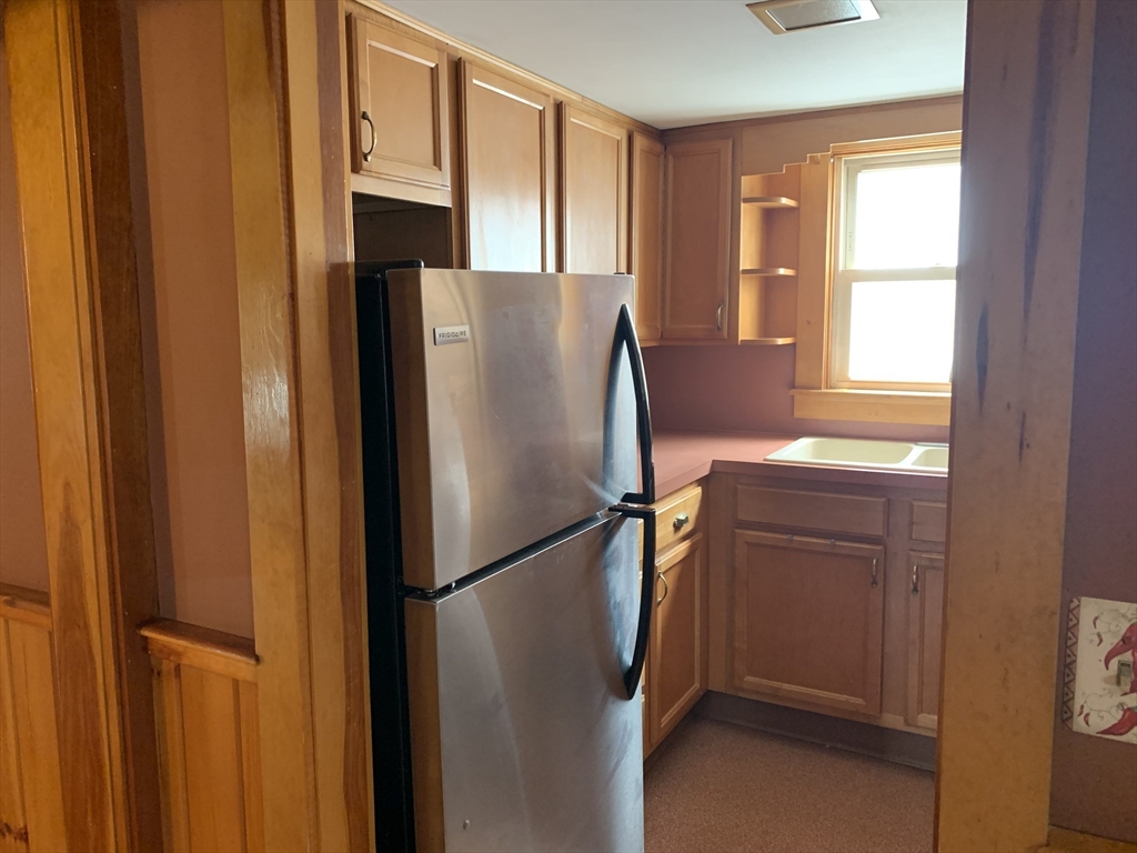 2 bed, 1 bath apartment for rent at 346 Fountain St, Unit  2, Fall River — photo 5 of 12