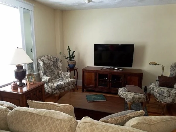 2 bed, 1 bath apartment for rent at 346 Lexington St Unit A, Auburndale — photo 3 of 15