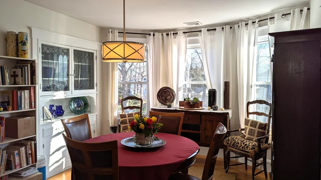 3 bed, 1 bath apartment for rent at 346 Lexington St Unit B, Auburndale — photo 4 of 15