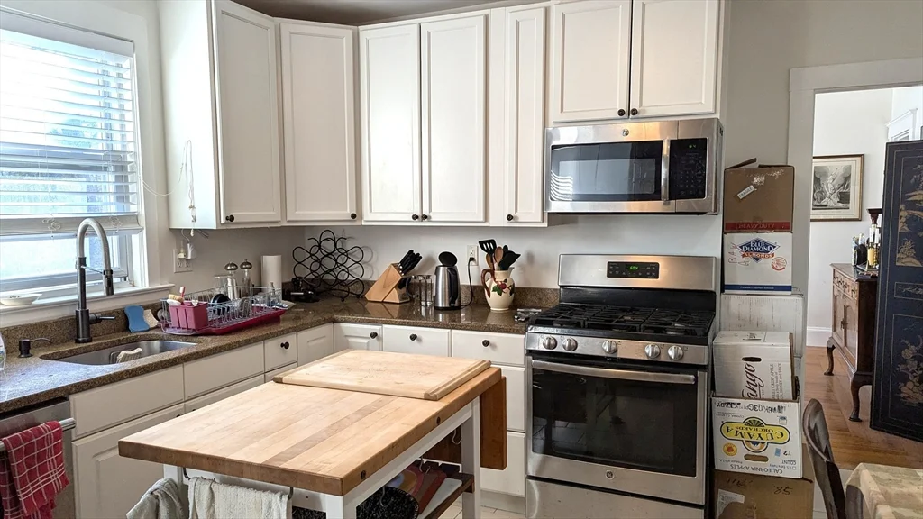 3 bed, 1 bath apartment for rent at 346 Lexington St Unit B, Auburndale — photo 5 of 15