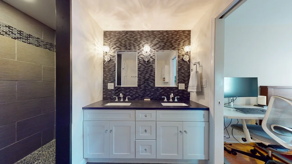 3 bed, 2 bath apartment for rent at 346 Norfolk St, Wellington-Harrington — photo 18 of 23