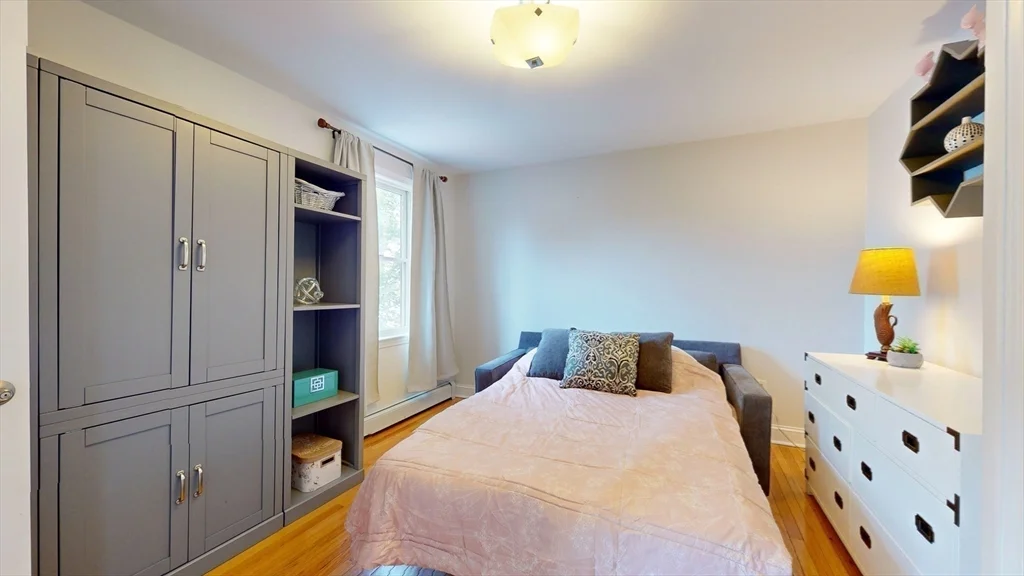 3 bed, 2 bath apartment for rent at 346 Norfolk St, Wellington-Harrington — photo 14 of 23