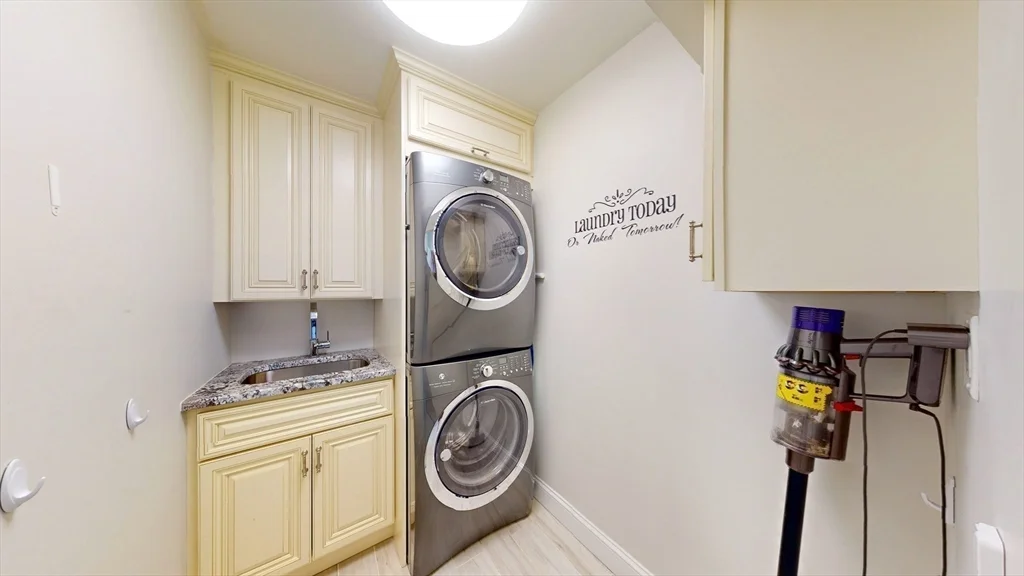 3 bed, 2 bath apartment for rent at 346 Norfolk St, Wellington-Harrington — photo 10 of 23