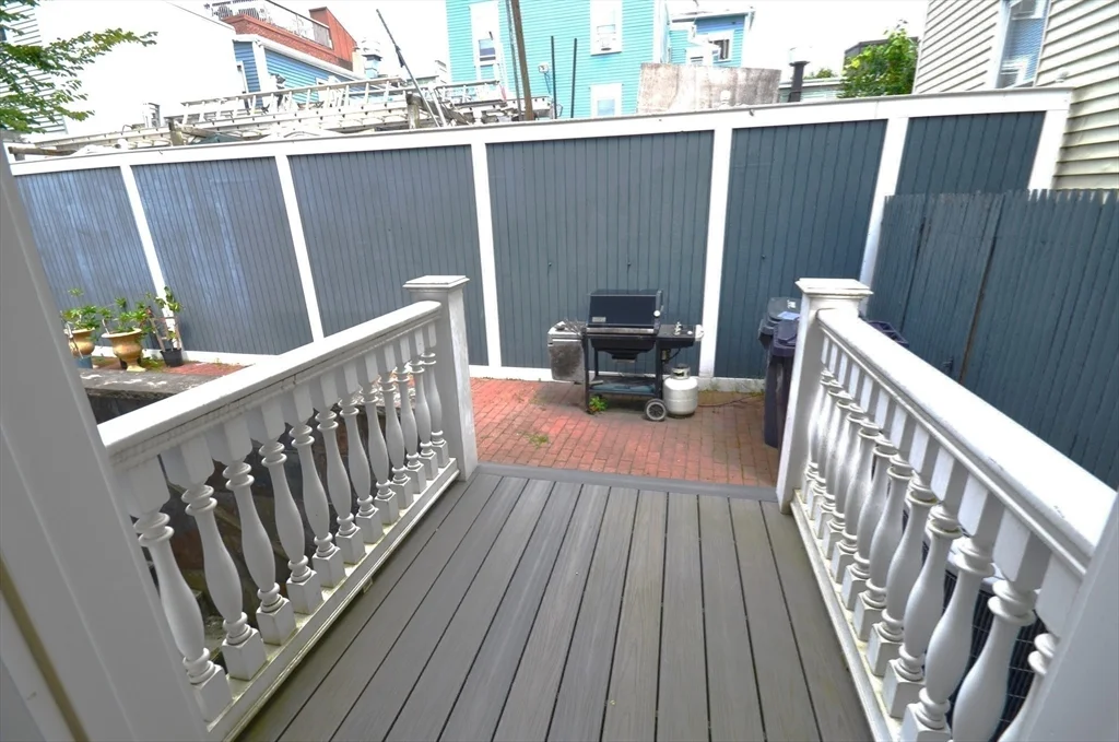 3 bed, 2 bath apartment for rent at 346 Norfolk St, Wellington-Harrington — photo 20 of 23