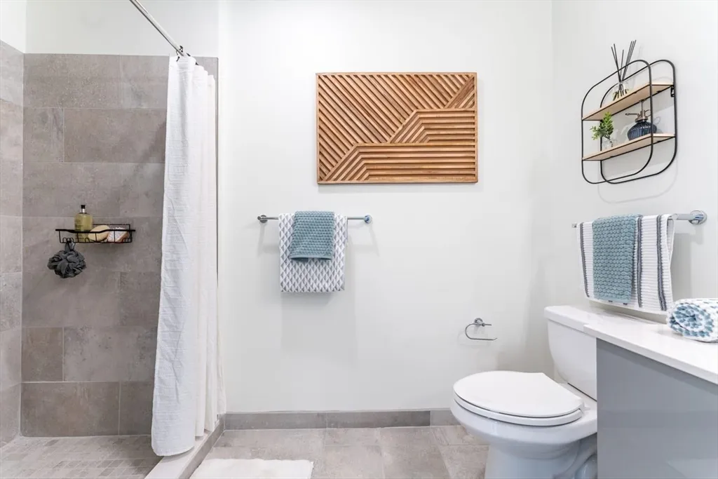 Studio bed, 1 bath apartment for rent at 346 Somerville Ave Unit 001, Union Square — photo 5 of 10