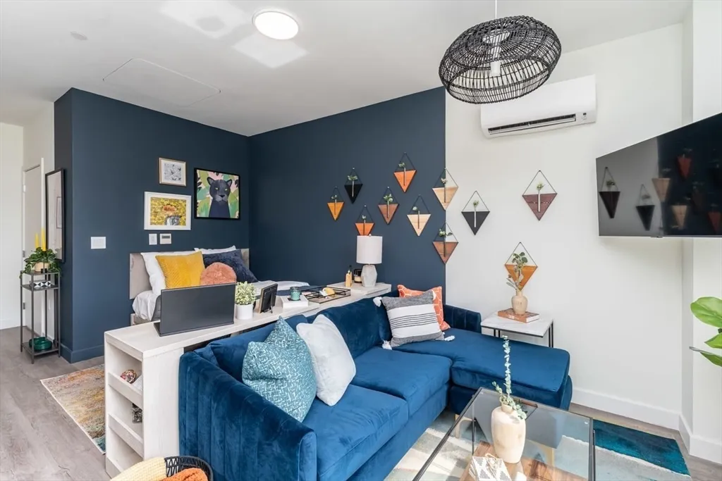 Studio bed, 1 bath apartment for rent at 346 Somerville Ave Unit 304, Union Square — photo 1 of 10
