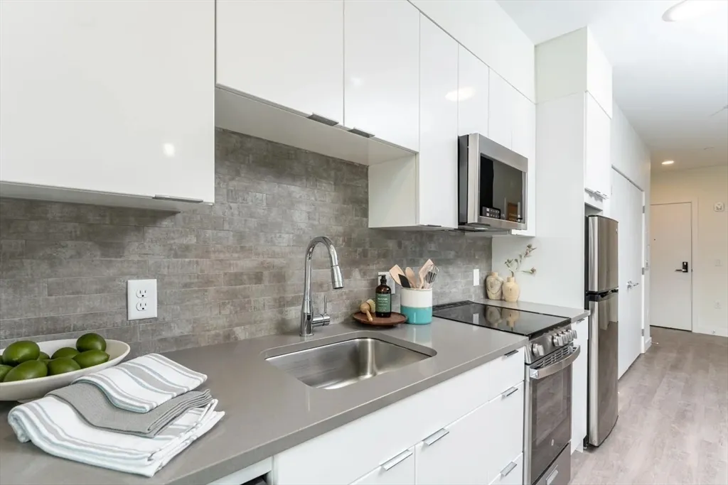 Studio bed, 1 bath apartment for rent at 346 Somerville Ave Unit 409, Union Square — photo 2 of 12