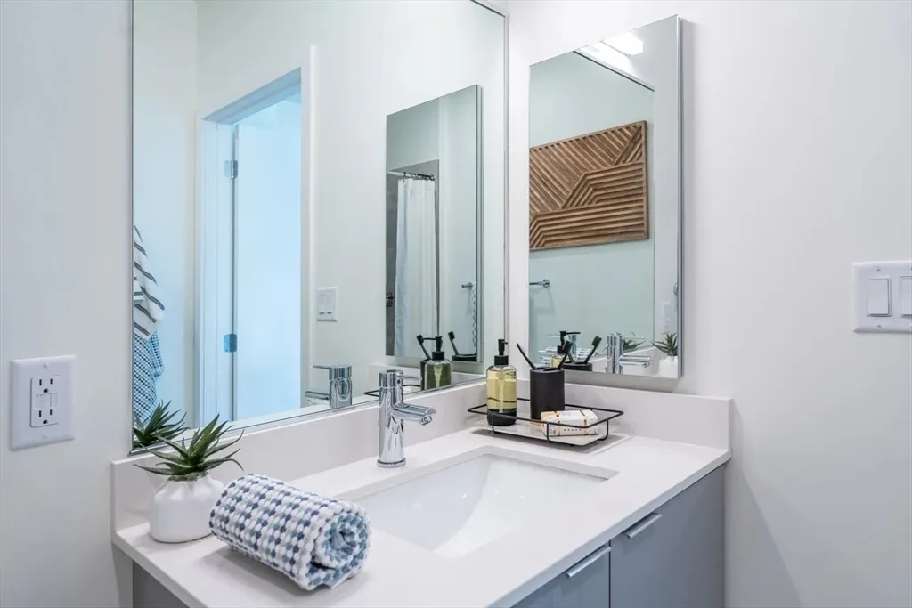 Studio bed, 1 bath apartment for rent at 346 Somerville Ave Unit 409, Union Square — photo 6 of 12