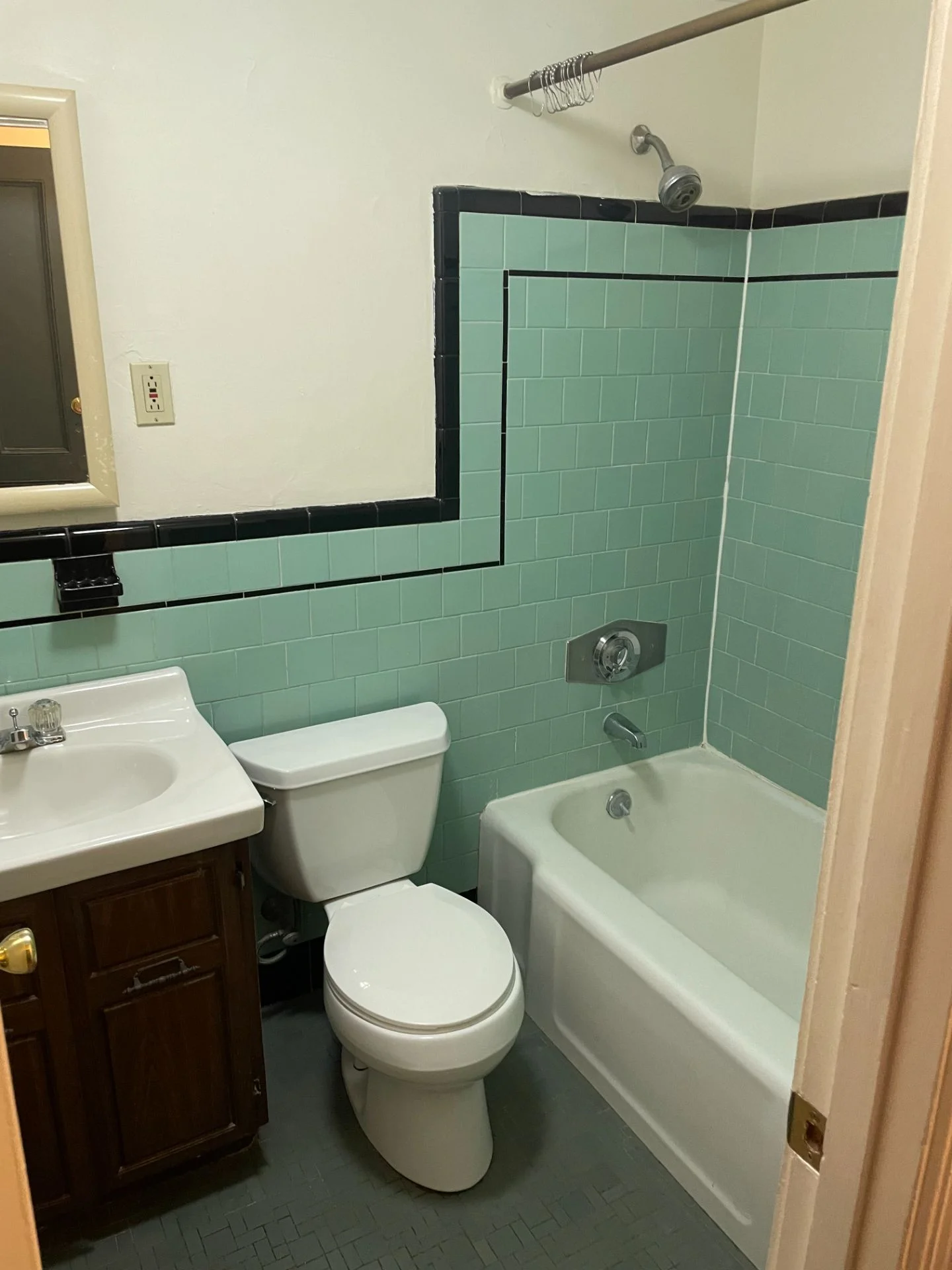 Studio bed, 1 bath apartment for rent at 346 Union St Unit 7, Rockland — photo 5 of 7