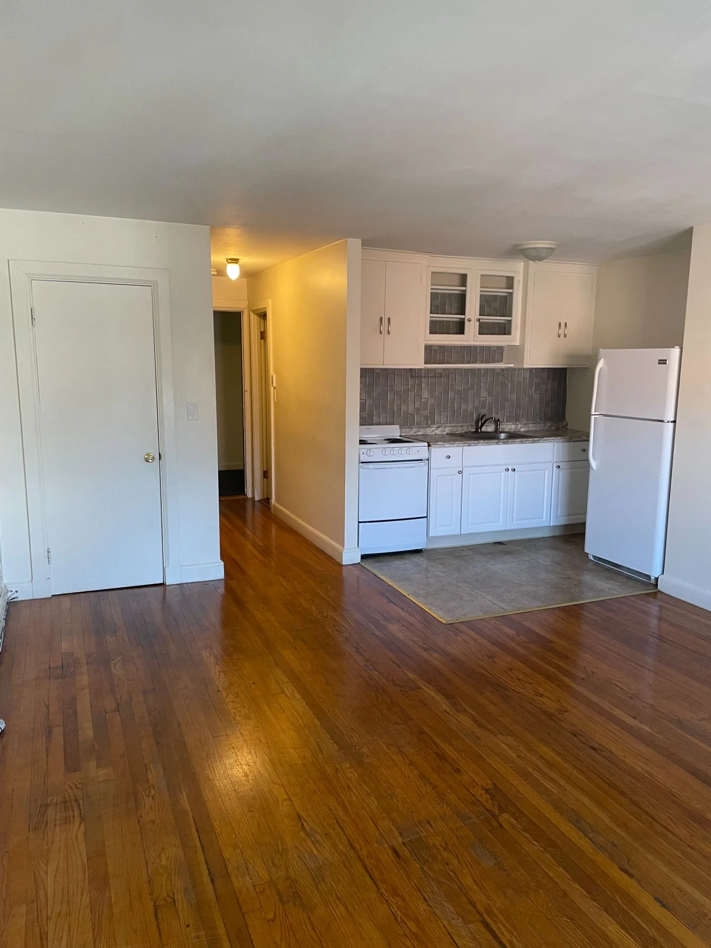 Studio bed, 1 bath apartment for rent at 346 Union St Unit 7, Rockland — photo 2 of 7