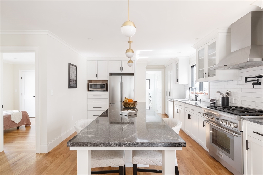 4 bed, 3 bath apartment for rent at 346 Walden St Unit 1, Neighborhood Nine — photo 3 of 24